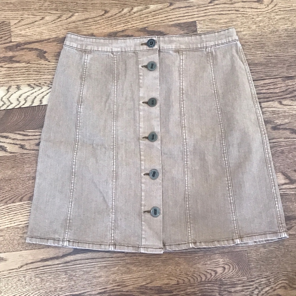 Button up tan skirt